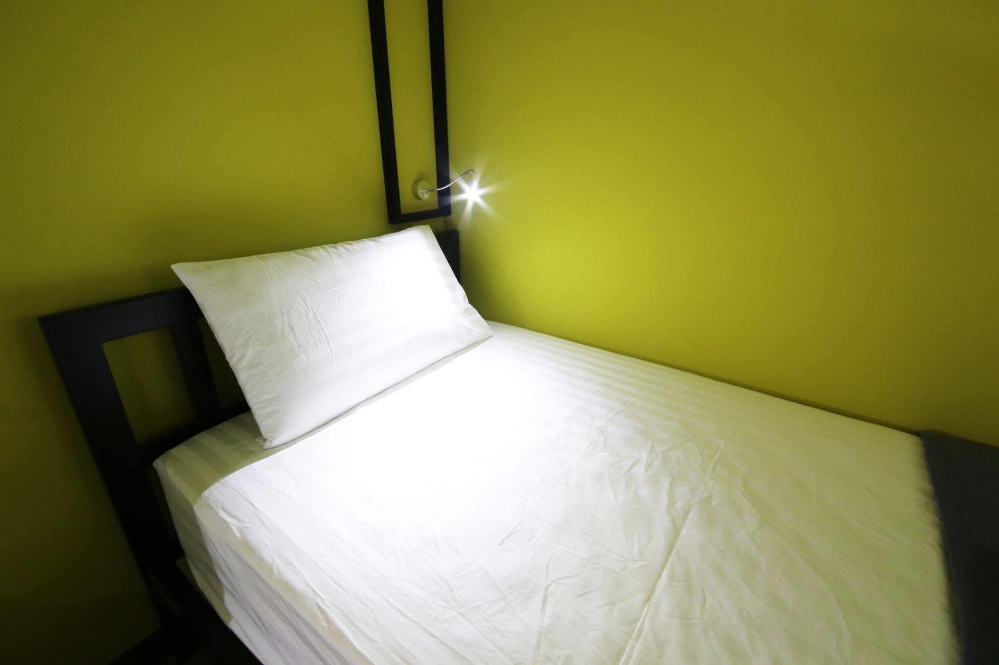 The Pillow Hostel Khaosan Bangkok Exteriör bild